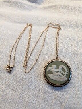 Vintage Wedgwood Gold Filled Sage Green Jasperware Cherub Pendant Necklace 1966